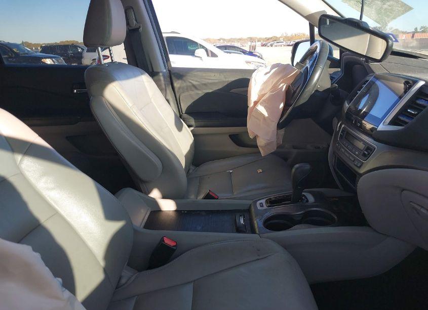 Photo 5 of 2016 Honda Pilot EX-L (VIN 5FNYF5H55GB027298)