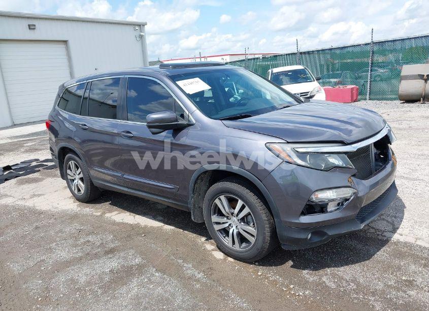 2017 Honda Pilot EX-L (VIN 5FNYF5H55HB013029) main photo
