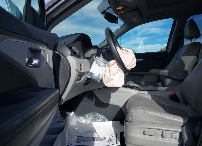 Photo 5 of 2018 Honda Pilot EX-L (VIN 5FNYF5H55JB022819)