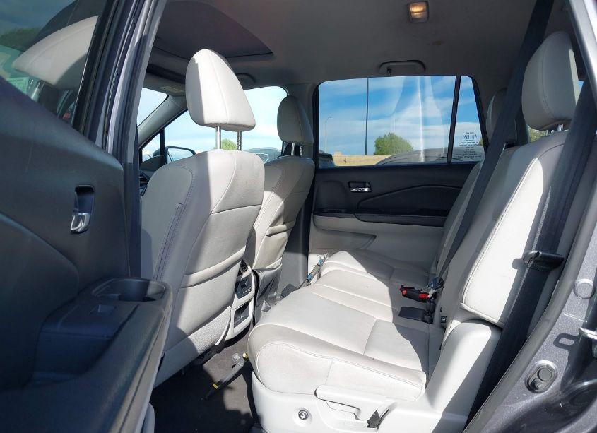 Photo 8 of 2018 Honda Pilot EX-L (VIN 5FNYF5H55JB022819)