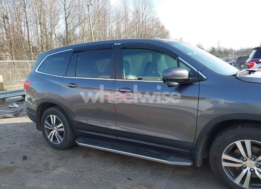 Photo 13 of 2018 Honda Pilot EX-L (VIN 5FNYF5H55JB027955)