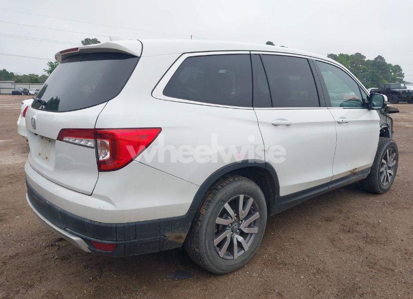 Photo 4 of 2021 Honda Pilot 2WD EX-L (VIN 5FNYF5H55MB028821)