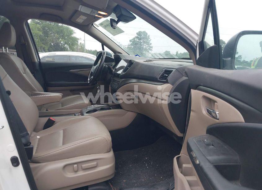 Photo 5 of 2021 Honda Pilot 2WD EX-L (VIN 5FNYF5H55MB028821)