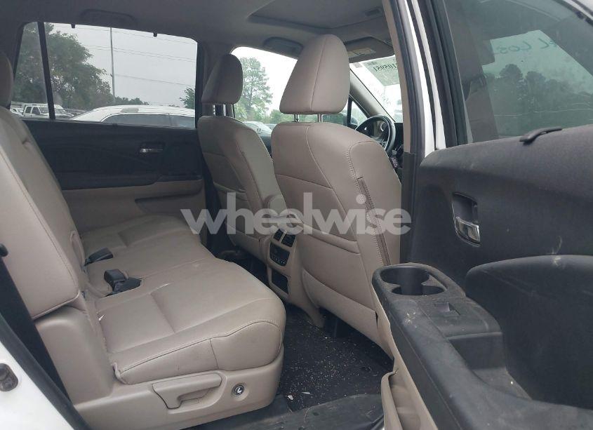 Photo 8 of 2021 Honda Pilot 2WD EX-L (VIN 5FNYF5H55MB028821)