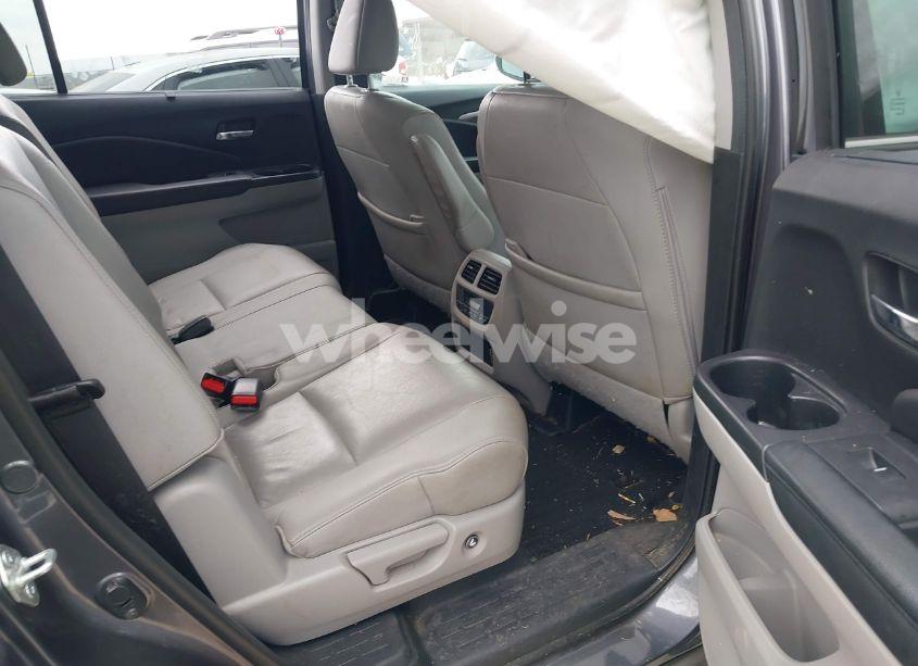 Photo 8 of 2022 Honda Pilot 2WD EX-L (VIN 5FNYF5H55NB000986)