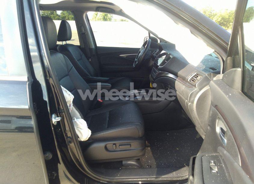 Photo 5 of 2022 Honda Pilot 2WD EX-L (VIN 5FNYF5H55NB003547)