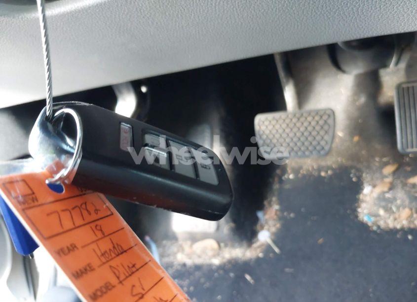 Photo 11 of 2018 Honda Pilot EX-L (VIN 5FNYF5H56JB000683)