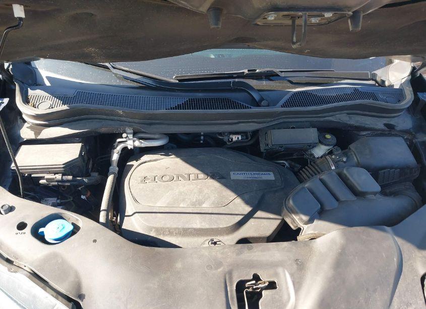 Photo 10 of 2018 Honda Pilot EX-L (VIN 5FNYF5H56JB010937)