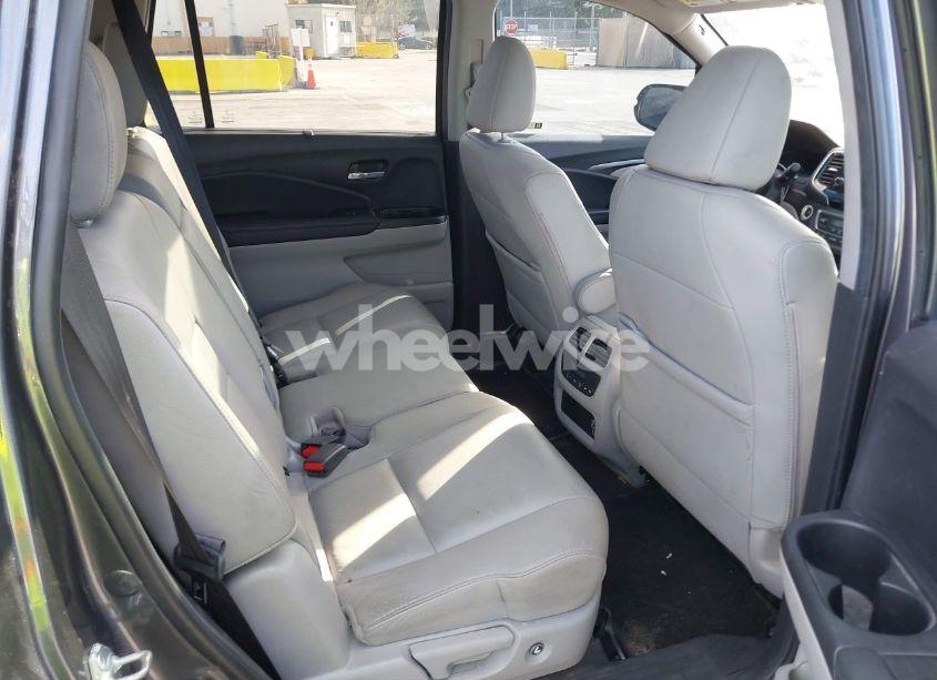 Photo 8 of 2021 Honda Pilot 2WD EX-L (VIN 5FNYF5H56MB011624)