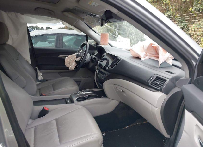 Photo 5 of 2021 Honda Pilot 2WD EX-L (VIN 5FNYF5H56MB043201)