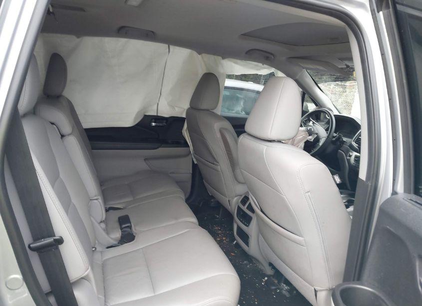 Photo 8 of 2021 Honda Pilot 2WD EX-L (VIN 5FNYF5H56MB043201)