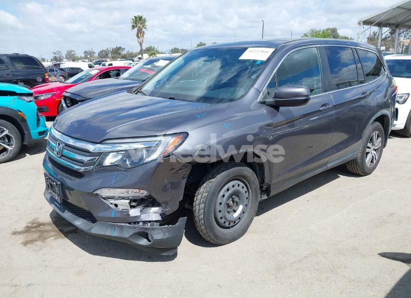 Photo 2 of 2017 Honda Pilot EX-L (VIN 5FNYF5H57HB005353)