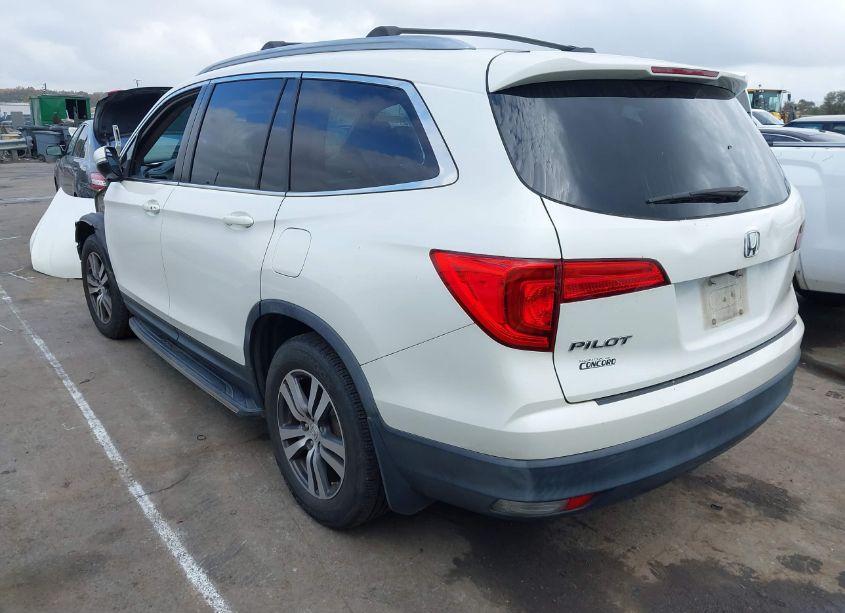 Photo 3 of 2017 Honda Pilot EX-L (VIN 5FNYF5H57HB023528)