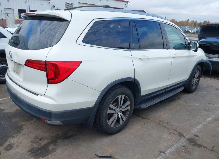 Photo 4 of 2017 Honda Pilot EX-L (VIN 5FNYF5H57HB023528)