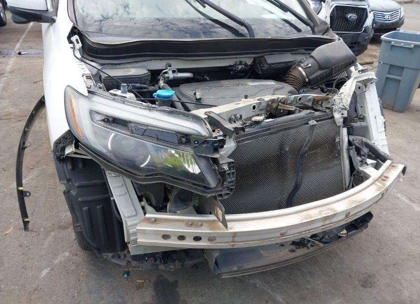 Photo 6 of 2017 Honda Pilot EX-L (VIN 5FNYF5H57HB023528)