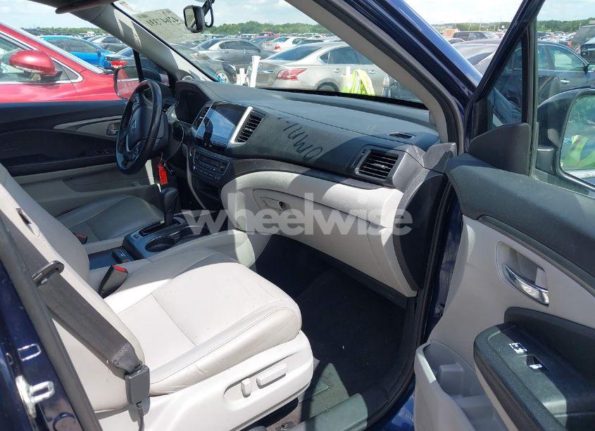 Photo 5 of 2017 Honda Pilot EX-L (VIN 5FNYF5H57HB025053)