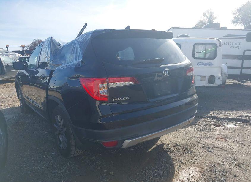 Photo 3 of 2019 Honda Pilot EX-L (VIN 5FNYF5H57KB015274)