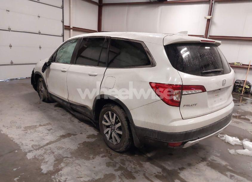 Photo 3 of 2021 Honda Pilot 2WD EX-L (VIN 5FNYF5H57MB040081)