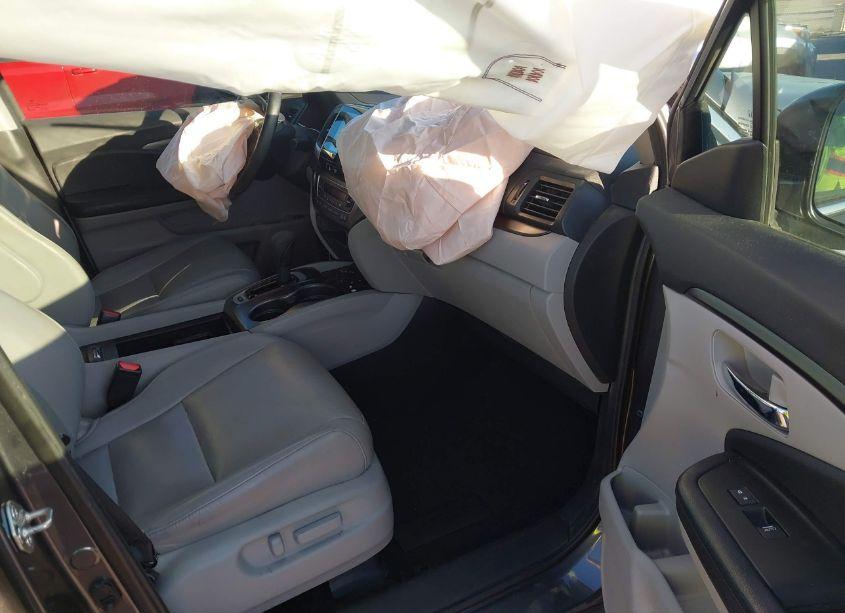 Photo 5 of 2017 Honda Pilot EX-L (VIN 5FNYF5H58HB008987)