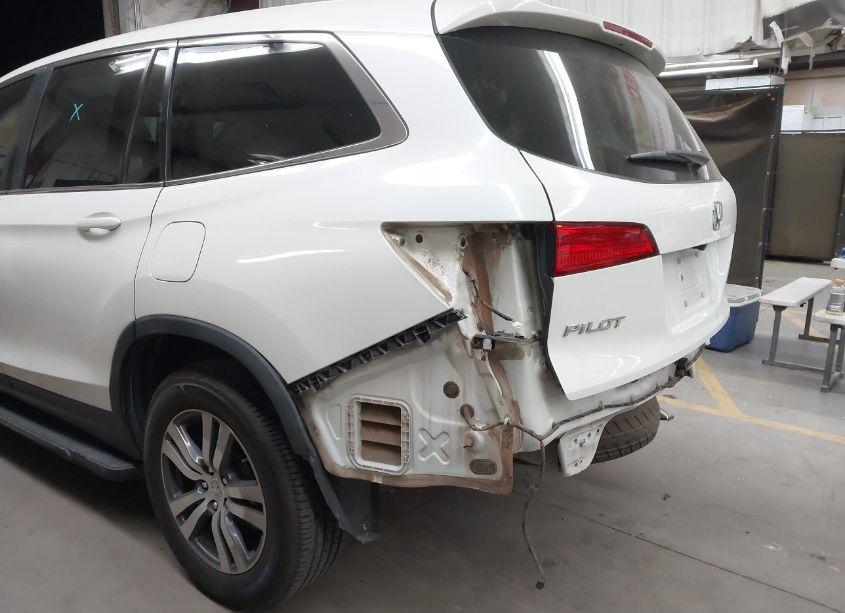 Photo 6 of 2017 Honda Pilot EX-L (VIN 5FNYF5H58HB042895)