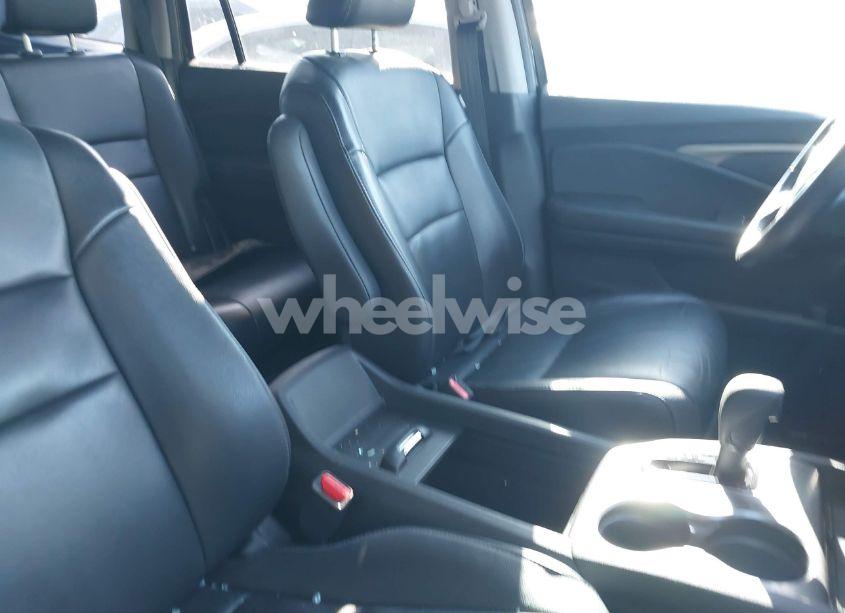 Photo 5 of 2016 Honda Pilot EX-L (VIN 5FNYF5H59GB005482)