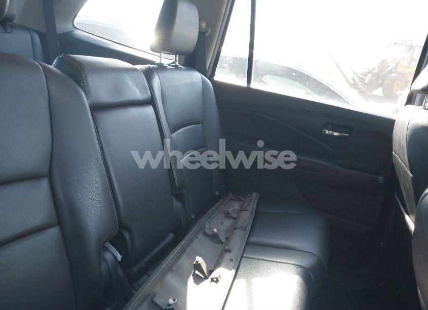 Photo 8 of 2016 Honda Pilot EX-L (VIN 5FNYF5H59GB005482)