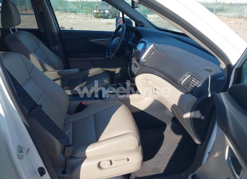 Photo 5 of 2017 Honda Pilot EX-L (VIN 5FNYF5H59HB027726)