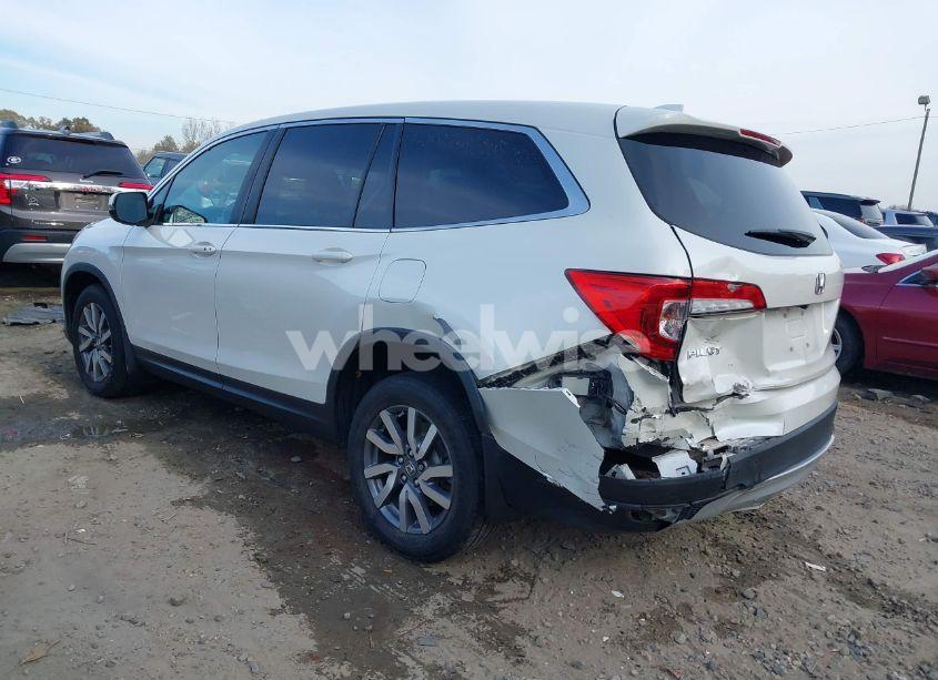 Photo 3 of 2019 Honda Pilot EX-L (VIN 5FNYF5H59KB035820)