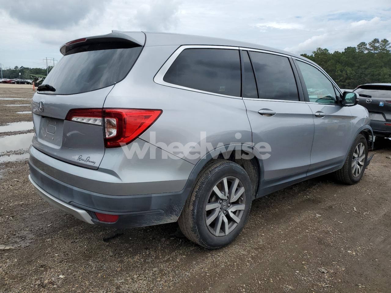 Photo 3 of 2021 HONDA PILOT EXL (VIN 5FNYF5H59MB009320)