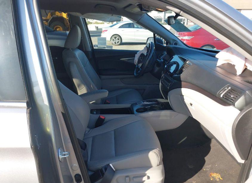 Photo 5 of 2022 Honda Pilot EXL (VIN 5FNYF5H59NB037734)