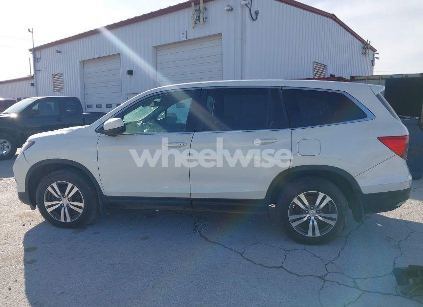 Photo 15 of 2016 Honda Pilot EX-L (VIN 5FNYF5H5XGB016152)