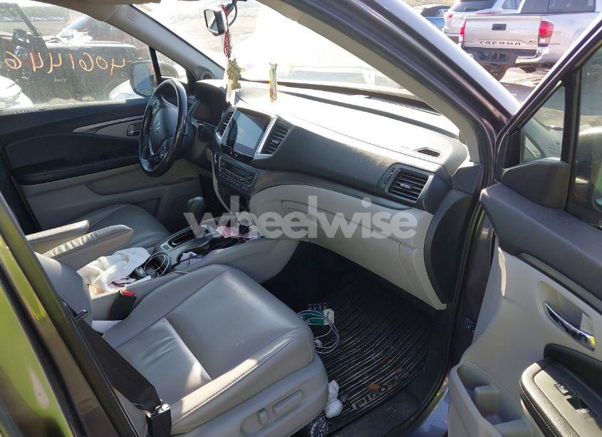 Photo 5 of 2016 Honda Pilot EX-L (VIN 5FNYF5H5XGB059924)