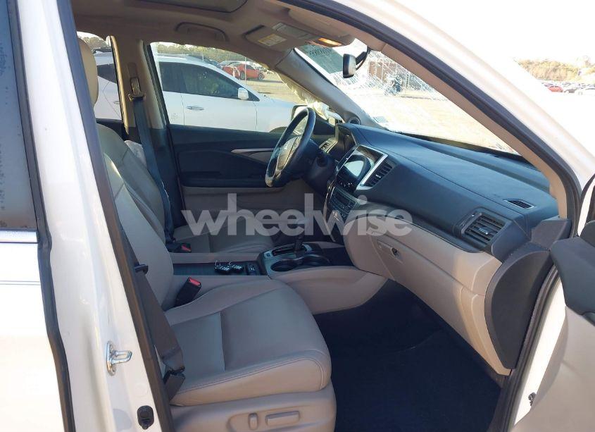 Photo 5 of 2017 Honda Pilot EX-L (VIN 5FNYF5H5XHB024656)