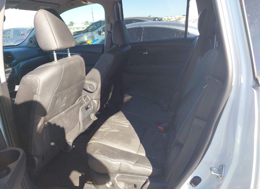 Photo 8 of 2022 Honda Pilot 2WD EX-L (VIN 5FNYF5H5XNB016293)