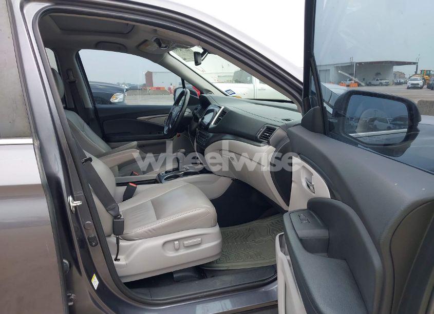 Photo 5 of 2016 Honda Pilot EX-L (VIN 5FNYF5H60GB058175)