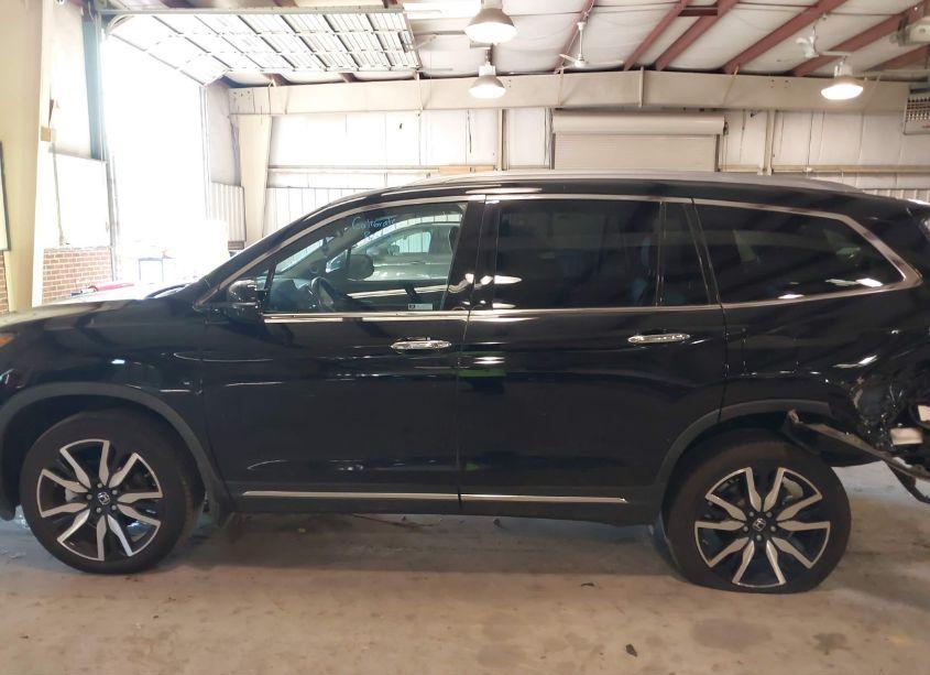 Photo 15 of 2022 Honda Pilot 2WD TOURING 7 PASSENGER (VIN 5FNYF5H60NB013377)