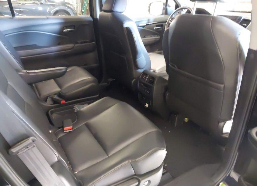 Photo 8 of 2022 Honda Pilot 2WD TOURING 7 PASSENGER (VIN 5FNYF5H60NB013377)