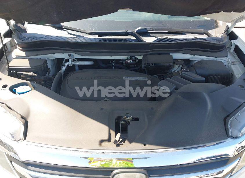 Photo 10 of 2018 Honda Pilot EX-L (VIN 5FNYF5H61JB010109)