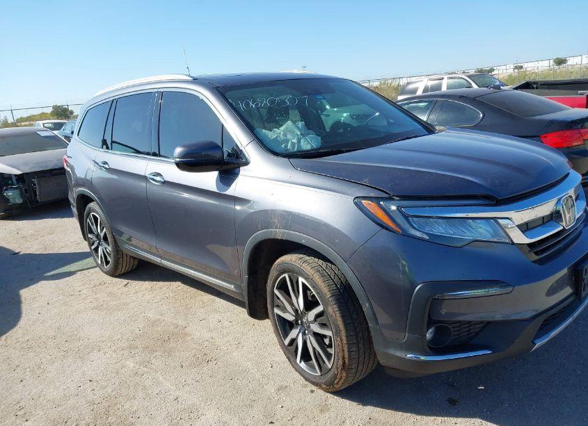 2022 Honda Pilot 2WD TOURING 7 PASSENGER (VIN 5FNYF5H61NB031922) main photo