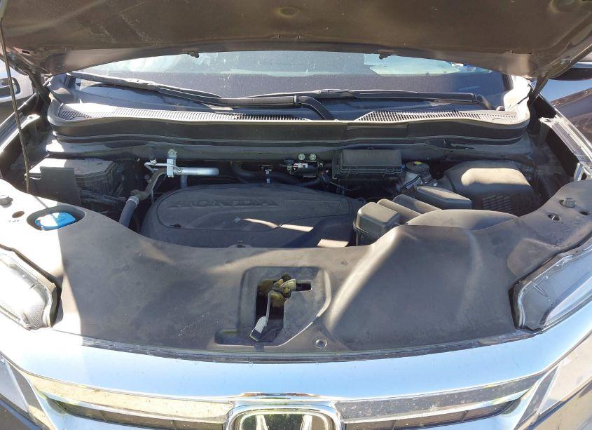 Photo 10 of 2022 Honda Pilot 2WD TOURING 7 PASSENGER (VIN 5FNYF5H61NB031922)