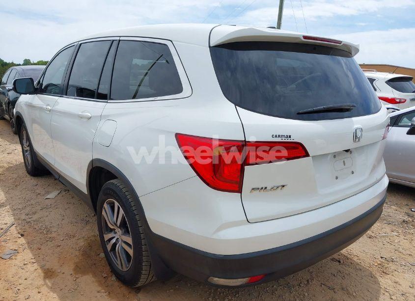 Photo 3 of 2017 Honda Pilot EX-L (VIN 5FNYF5H62HB010064)