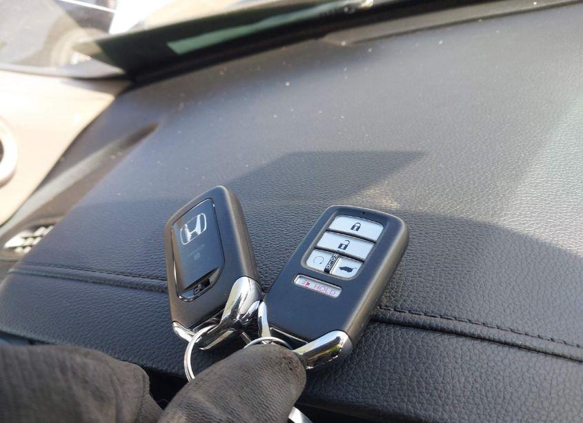 Photo 11 of 2022 Honda Pilot 2WD TOURING 7 PASSENGER (VIN 5FNYF5H62NB011355)