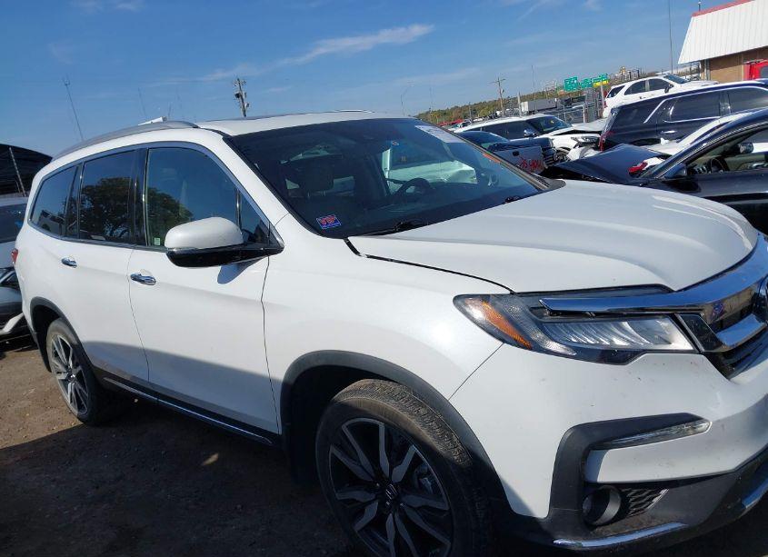 Photo 13 of 2022 Honda Pilot 2WD TOURING 7 PASSENGER (VIN 5FNYF5H62NB011355)