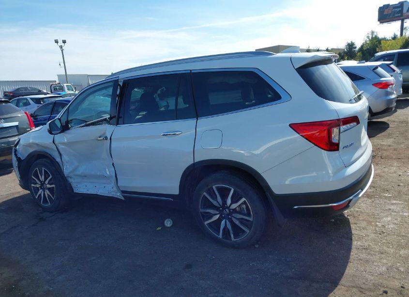 Photo 14 of 2022 Honda Pilot 2WD TOURING 7 PASSENGER (VIN 5FNYF5H62NB011355)