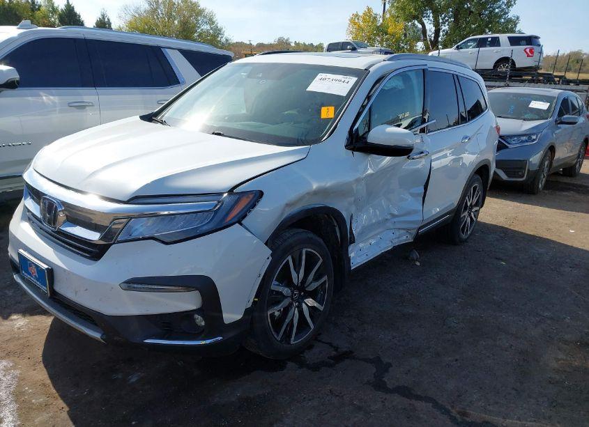 Photo 2 of 2022 Honda Pilot 2WD TOURING 7 PASSENGER (VIN 5FNYF5H62NB011355)