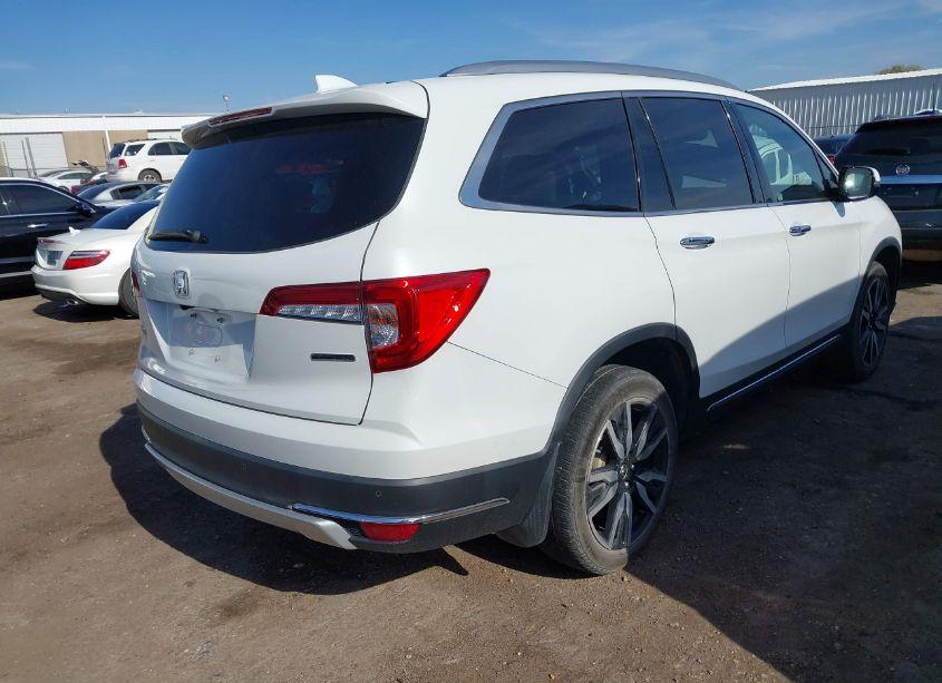 Photo 4 of 2022 Honda Pilot 2WD TOURING 7 PASSENGER (VIN 5FNYF5H62NB011355)