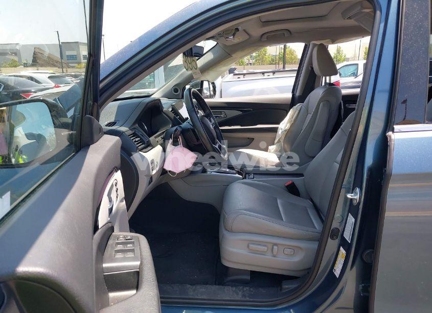 Photo 5 of 2021 Honda Pilot 2WD TOURING 7 PASSENGER (VIN 5FNYF5H63MB039129)