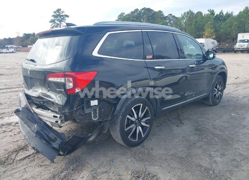 Photo 4 of 2019 Honda Pilot TOURING (VIN 5FNYF5H64KB017914)