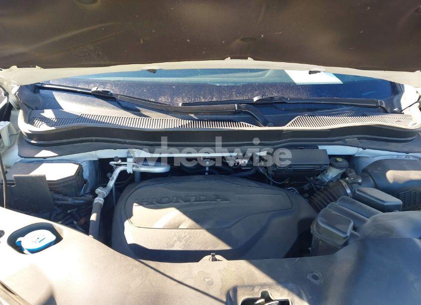 Photo 10 of 2021 Honda Pilot 2WD TOURING 7 PASSENGER (VIN 5FNYF5H64MB031671)