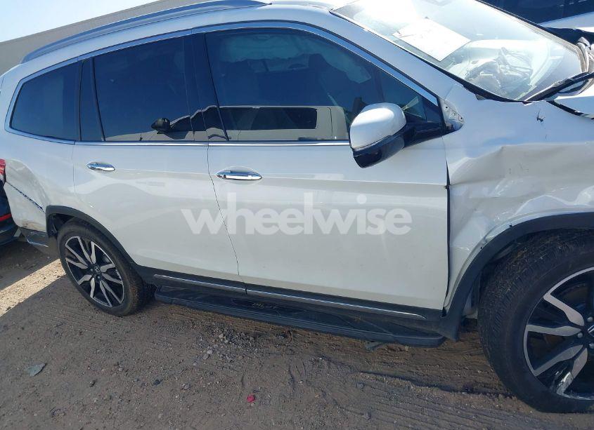 Photo 13 of 2022 Honda Pilot 2WD TOURING 7 PASSENGER (VIN 5FNYF5H64NB027301)